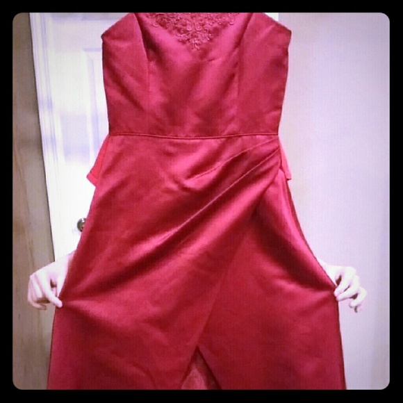 Davids Bridal junior dress with spaghetti straps