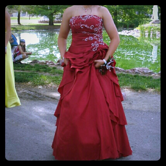 Red rouched/beaded prom dress