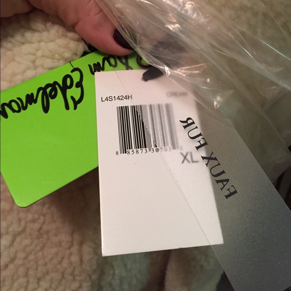 Sam Edelman Faux Fur/leather coat w gold hardware - Picture 4 of 4