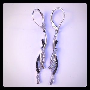 ⬇️SALE 💲Zales White and Black diamond earrings!!