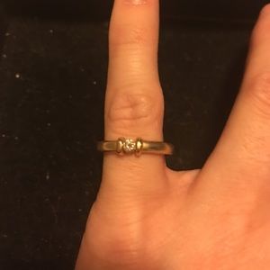 Yellow gold diamond ring