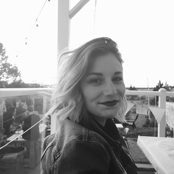 Meet your Posher, Katie - Picture 1 of 1