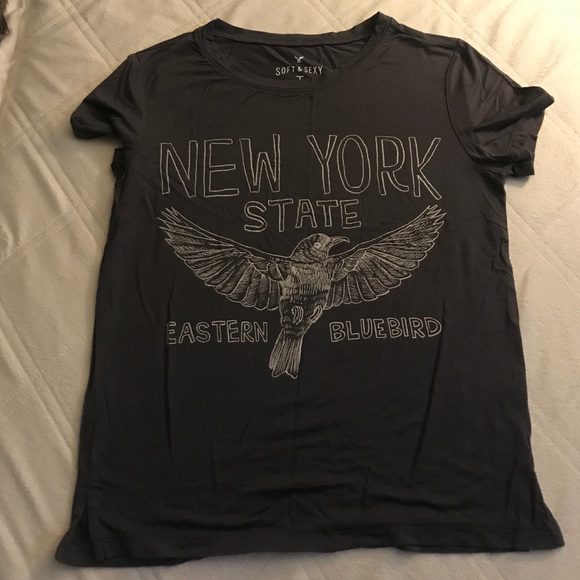 New. AE soft and sexy tee. Size XS. No tags