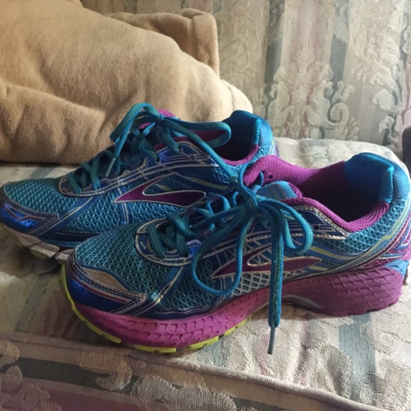 Brooks GTS Adrenaline 15