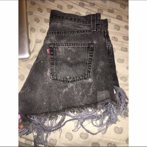 Distressed highwaisted Levi's shorts