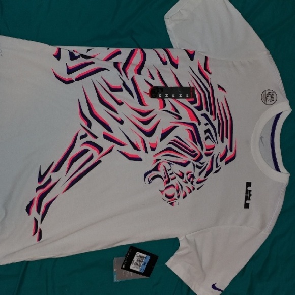 Lebron James T-Shirt by Nike