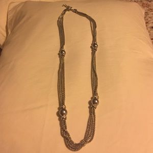 Long silver necklace with Tahitian pearl accent