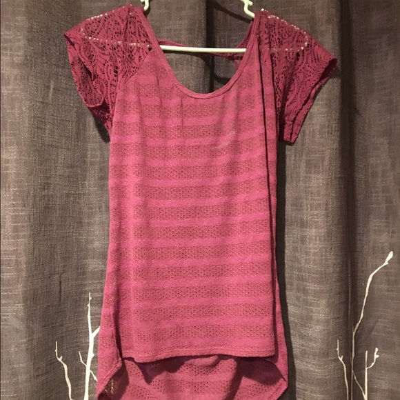 Burgundy short sleeve top