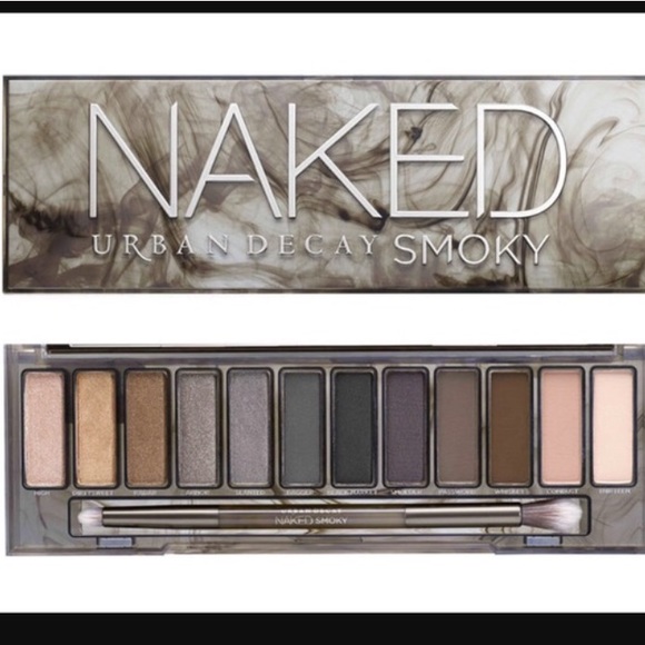 ❌ SOLD ❌ Beautiful Urban Decay smoky pallet 👸🏼