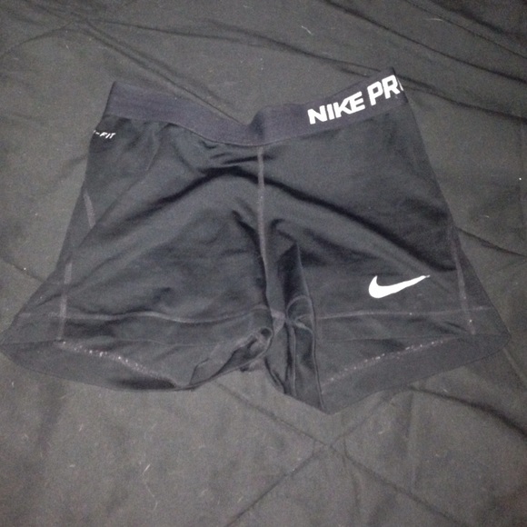 Black Nike Pros