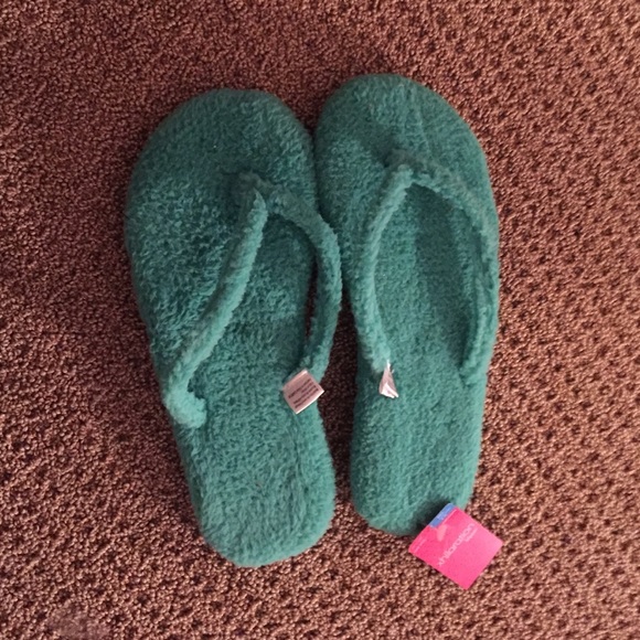 fluffy flip flops