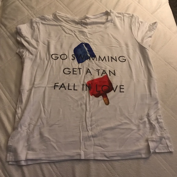 New AE soft and sexy tee. Size M