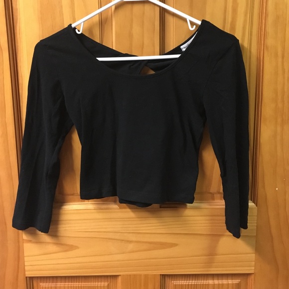Long sleeved crop top