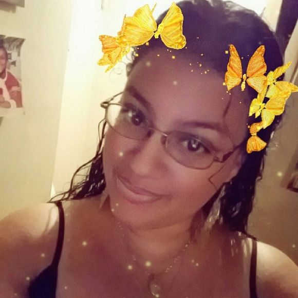 Meet your Posher, Dominique