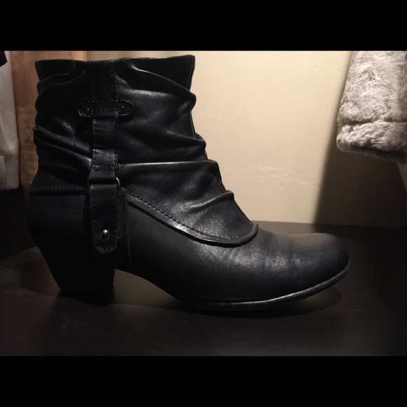 Final markdown! 🤗 Almost new, leather booties!