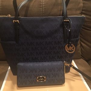 Set hand bag and wallet