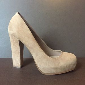 Steve Madden nude suede thick heel pump sz 9