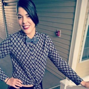 Meet your Posher, Dennisa