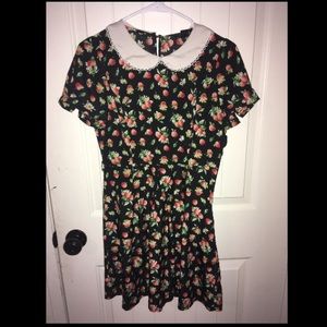 Forever 21 peterpan collar dress