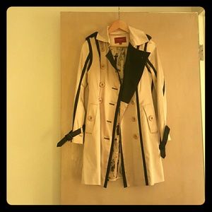 Gorgeous Burberry mac with leather trim