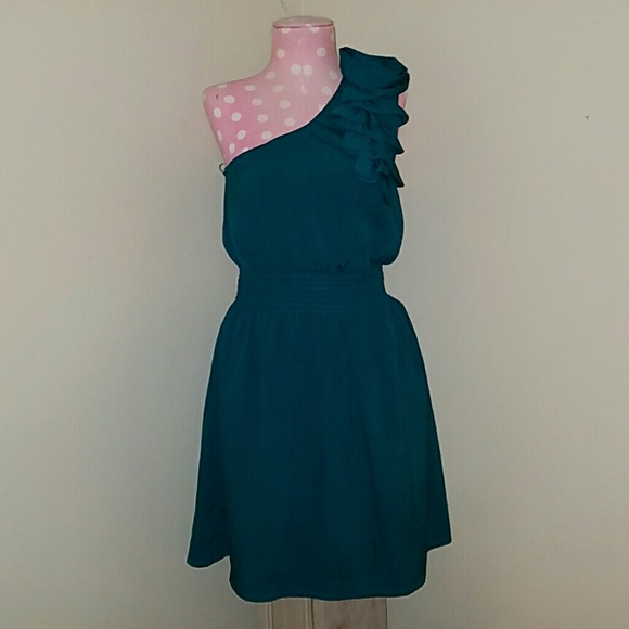 Green one shoulder dress - Picture 1 of 2