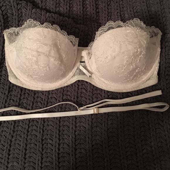 White lace strapless bra NWOT
