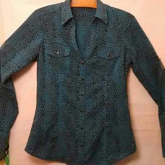 Express Collar Blouse - Picture 2 of 4