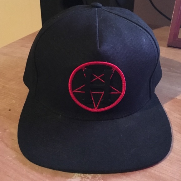 HUF x black scale metal H pentagram SnapBack