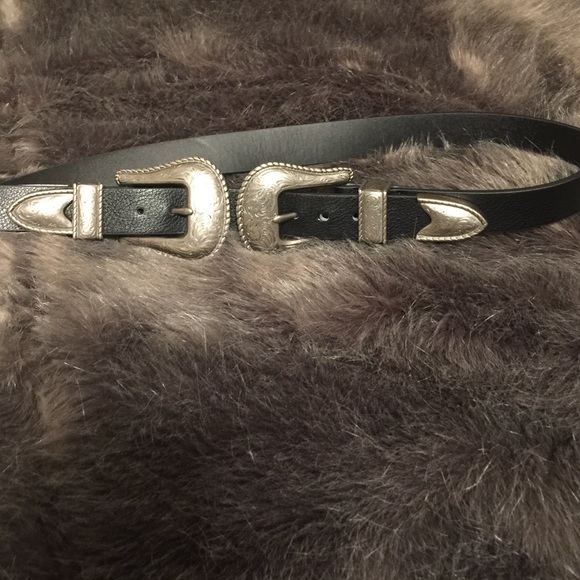 Trendy western belt for sale!! Too big on me!