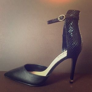 NWT Guess Black stiletto heels with ankle clasp