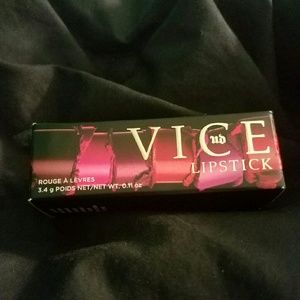 Urban Decay Vice lipstick in Conspiracy