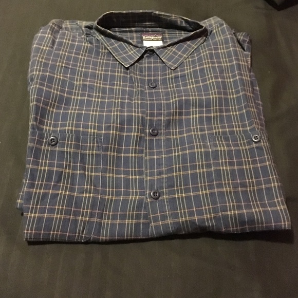 Men's button up XL shirt. NWOT.