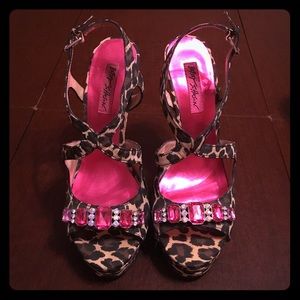 Betsey Johnson leopard and pink heels NEW
