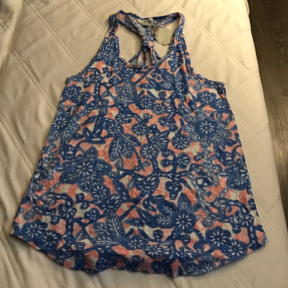 New tank top. Size XS. Great for the gym.
