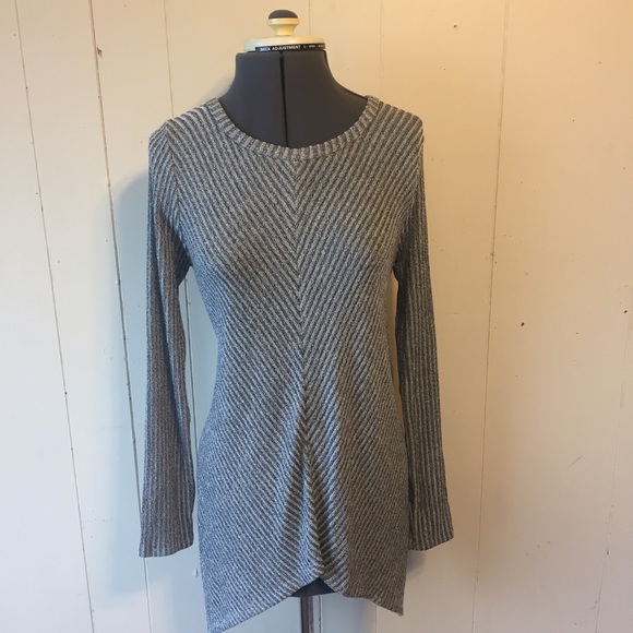 Francesca's Collections Tops - Gray Cozy Tunic
