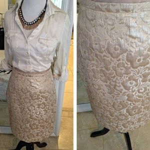 Gold brocade Loft size 6 gold Shimmer pencil skirt