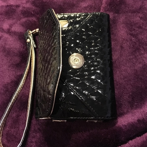 iPhone 5 black wristlet - Picture 1 of 3
