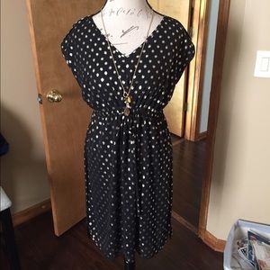 A Pea In the Pod black and gold dress