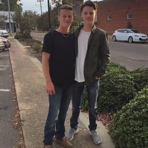 Meet your Posher, Daphne