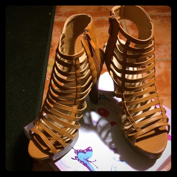 Tan color high heels.BRAND NEW. NEVER WORN.Size# 9
