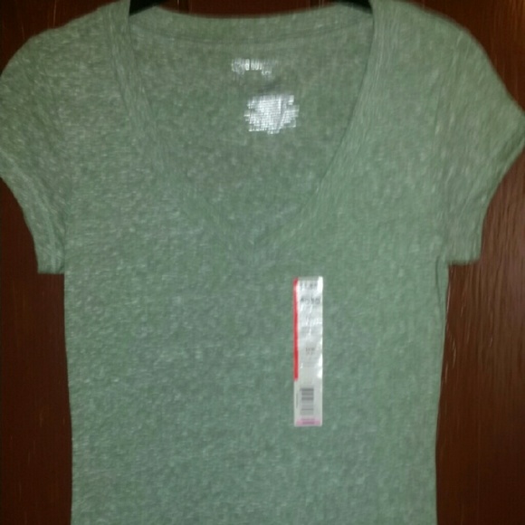 NWT green marble tee - no boundries