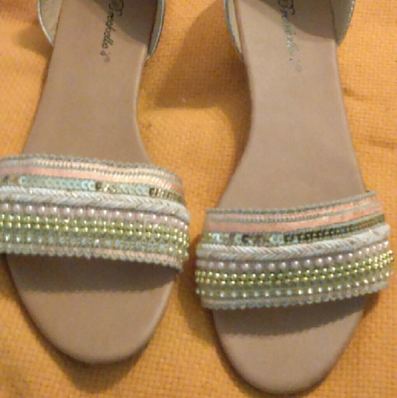 NWOB Breckelles Beaded Sandals Size 8.5