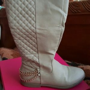 Shoedazzle boots