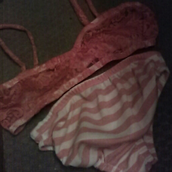 Lingerie - Picture 4 of 4