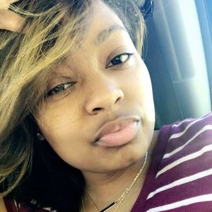 Meet your Posher, Lucretia