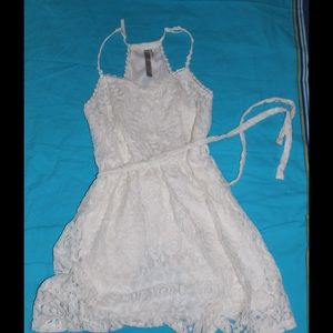 WHITE LACE DRESS