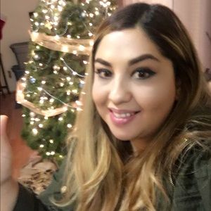 Meet your Posher, Monica