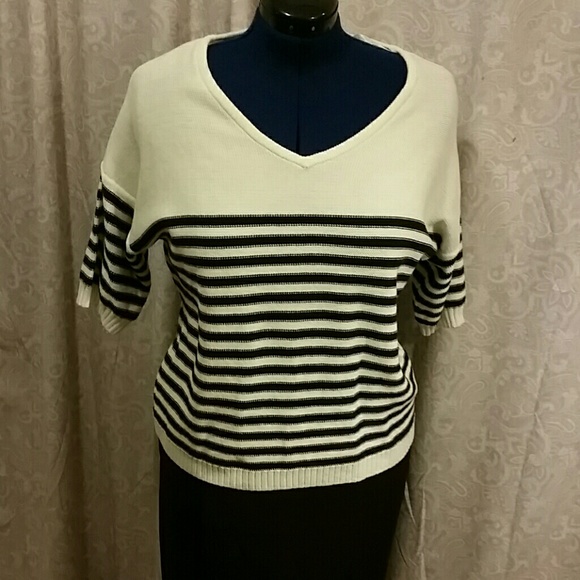 GAP WOMENS NAVY BLUE STRIPED SWEATER