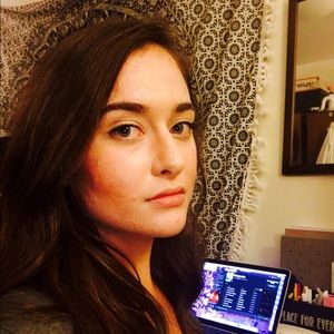 Meet your Posher, Caroline