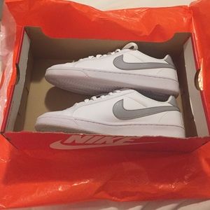 WMNS Nike court Majestic